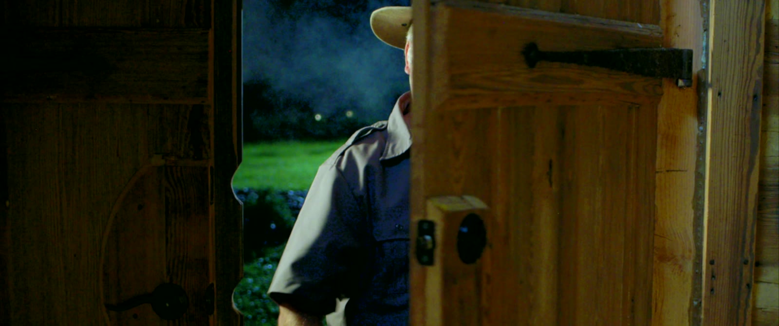 Lincoln County, sheriff at the cabin door